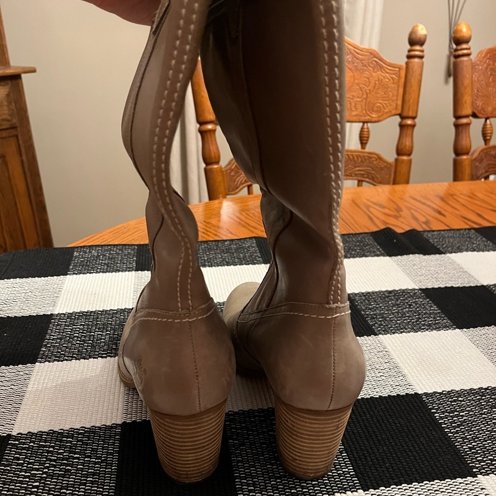 Women’s Timberland Boots - Picture 7 of 7